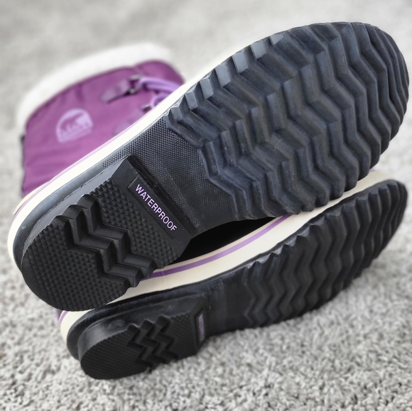 Sorel boots - Picture 4 of 6